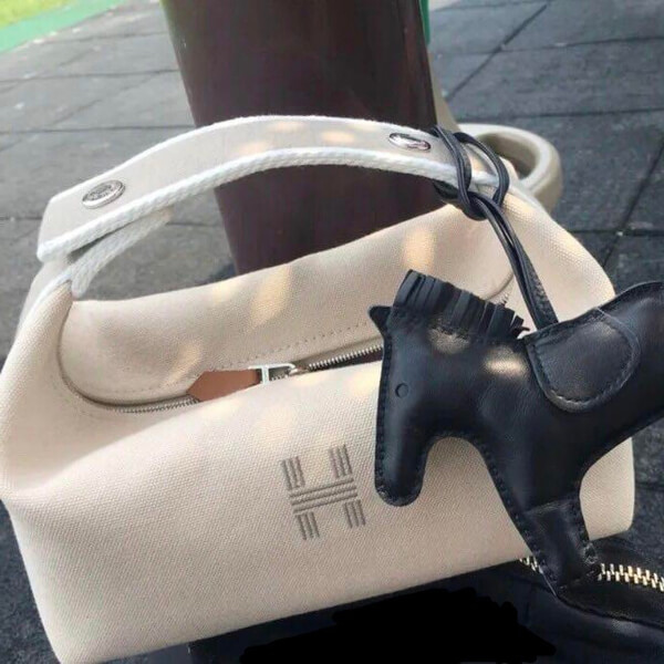 【トレンド】エルメス★トラベルポーチ偽物キャンパスポーチH103223M